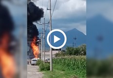 Нефтопроводът на Petroleos Mexicanos избухна в петък сутринта след изтичане