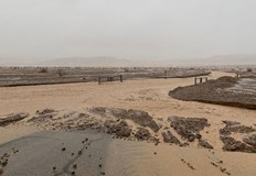 Наводнения в Долината на смъртта блокираха 1000 душиГолеми наводнения в