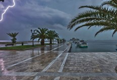 Очакват се обилни валежи и бури с гръмотевици възможни градушки