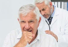 Повечето хипертоници са забелязали че понякога имат необяснима кашлица Изглежда
