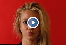 Певицата обвинява семейството и приятелите си че са я убили