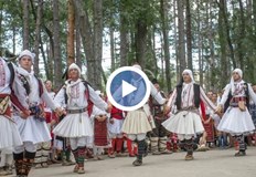 Не се допускат телефони фотоапарати и вход без носияХиляди се