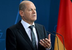 Според канцлера Шолц този ход ще накаже хората бягащи от