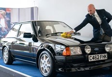 Личната кола на британската принцеса Даяна беше продадена днес на