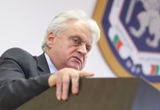 Вътрешният министър в оставка разкри че е имал лична среща