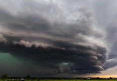 Валежи и гръмотевици се очакват в неделяДнес в почти цялата