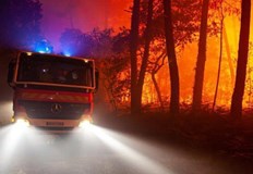 Във Франция арестуваха пожарникари доброволци по подозрение че са причинили горски
