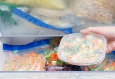 Някои храни стават опасни за консумация след замразяванеПървият продукт са