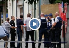 Шофьорът все още се издирваМикробус помете маси и столове пред