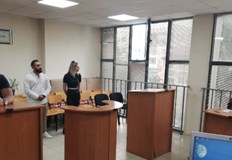 Семейството което души лекарка от спешната помощ в Шумен докато