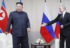 Поводът е годишнината от освобождението на КореяРуският президент Владимир Путин