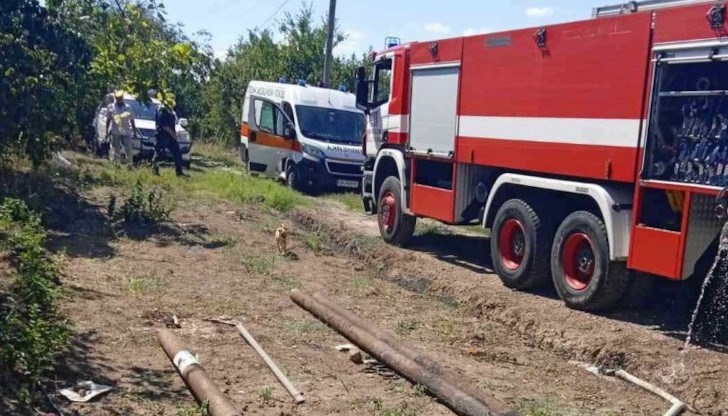 Пожар край вилна зона Росенец край Бургас Пожар край вилна зона Росенец край Бургас