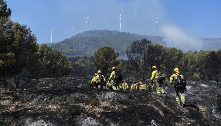 Падналите дъждове помогнаха на огнеборците в гасенето на огнищата в област Валенсия Падналите дъждове помогнаха на огнеборците в гасенето на огнищата в област Валенсия