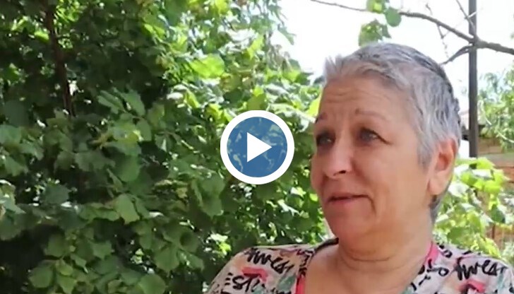 Жената е открита случайно пред входа на блока, в който живее и е откарана в Спешния център