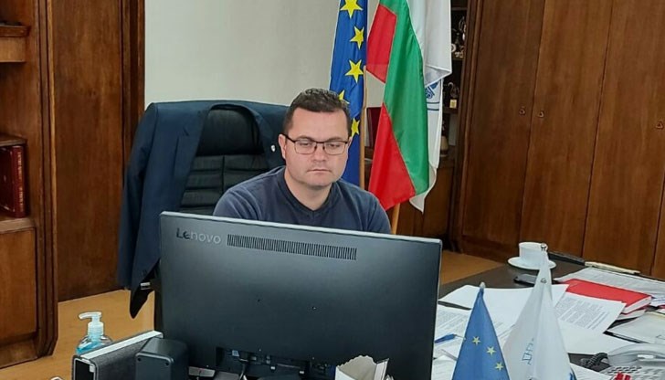 Русенският градоначалник взима по-ниска заплата от колегата си в Разград Русенският градоначалник взима по-ниска заплата от колегата си в Разград