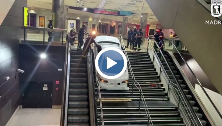 Шофьорът на колата е задържан и откаран в болница