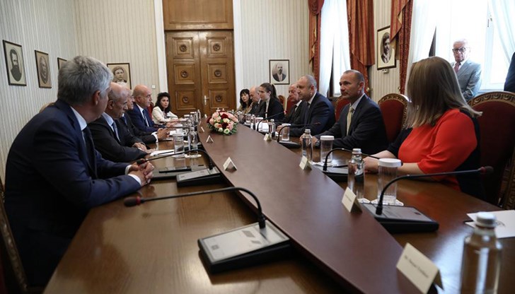 Президентът Румен Радев проведе среща с представители на компаниите, ангажирани с реализацията на проекта