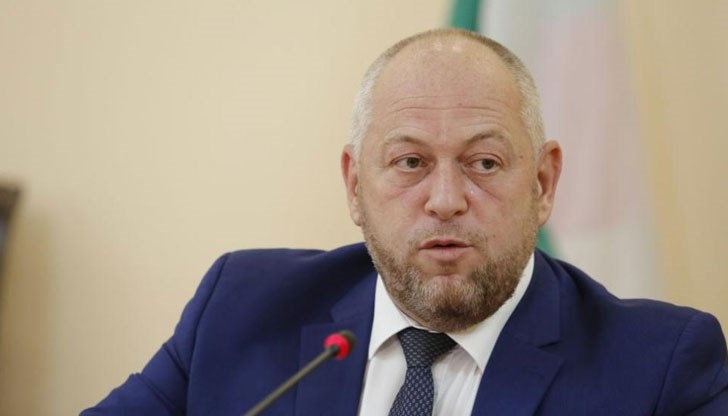 От началото на тази година са отменени 5700 бързи и пътнически влакове, заяви заместник-министърът на транспорта и съобщенията