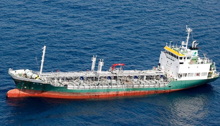 Японски танкер, превозващ химикали, се сблъска с товарен кораб