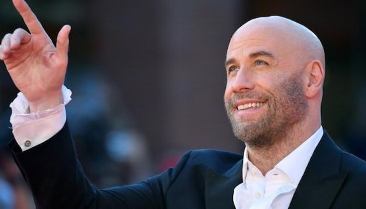 "Ще се видим по пътя и всички отново ще бъдем заедно. Твой от първия миг, в който те видях, и завинаги!", написа Траволта в Instagram.