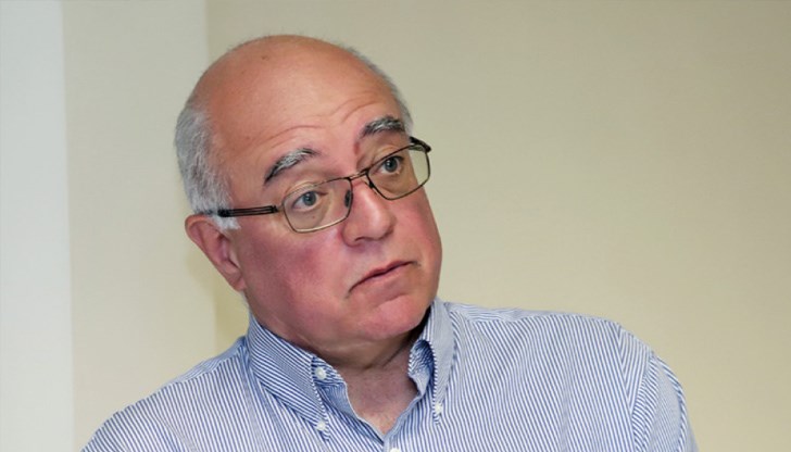 Няма нищо по-свято от националния ни интерес