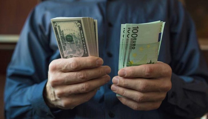 Курсът на еврото в междубанковата търговия днес остана стабилен Курсът на еврото в междубанковата търговия днес остана стабилен