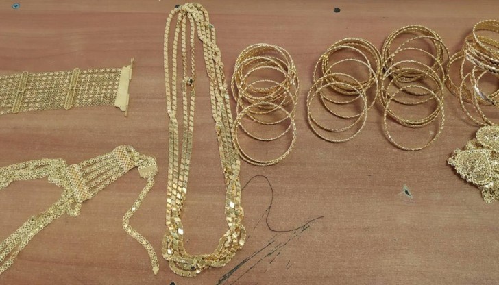 Откритите бижутерийни изделия били от 22-каратово злато и са на обща стойност 249 543 лева