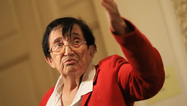 Явно нещо куца в нашия парламентаризъм, защото не можем да сформираме стабилно правителство Явно нещо куца в нашия парламентаризъм, защото не можем да сформираме стабилно правителство