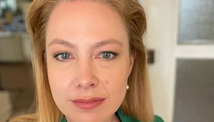 Бившата премиерша е в Канада Бившата премиерша е в Канада