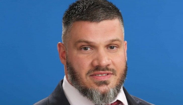 "С кмета сме на едно мнение, че не бива да повишаваме цените. Нашето желание е сега нещата да останат така както са", заяви директорът на ОП "Спортни имоти" "С кмета сме на едно мнение, че не бива да повишаваме цените. Нашето желание е сега нещата да останат така както са", заяви директорът на ОП "Спортни имоти"