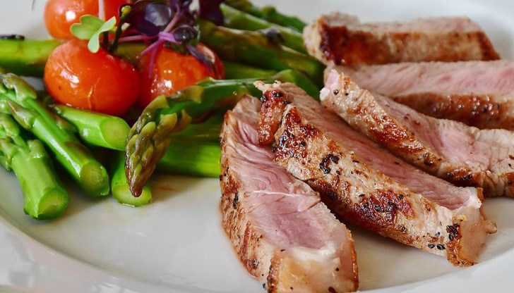 Въпреки модата на вегетарианството, месото си остава за много хора основен продукт от всекидневното меню Въпреки модата на вегетарианството, месото си остава за много хора основен продукт от всекидневното меню