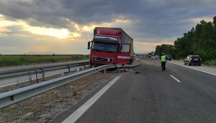 Инцидентът е станал на километър 95 в посока Бургас