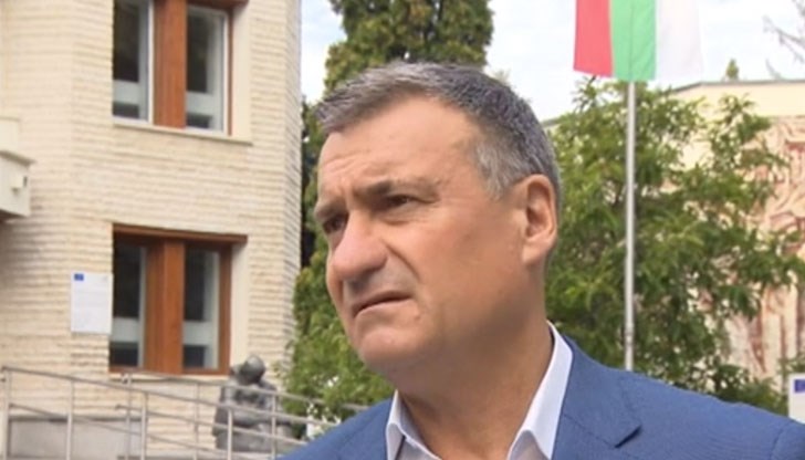 Екатерина Каферинова живеела на семейни начала с Минчо Столарски Екатерина Каферинова живеела на семейни начала с Минчо Столарски