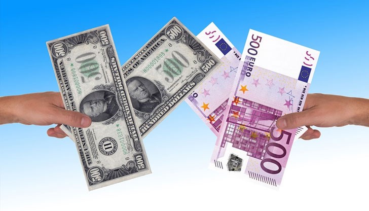 Единната европейска валута засега не успява да компенсира загубите, които понесе в края на миналата седмица