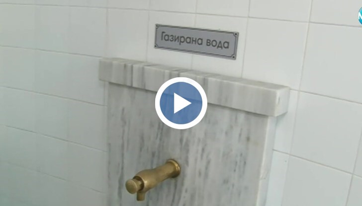 Инсталация за охлаждане и газиране на вода е монтирана в ротондата в града