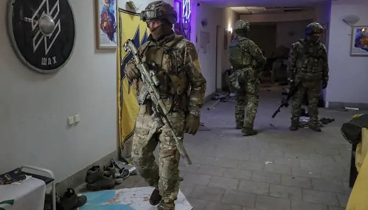 Русия се позовава на „Азов“ в подкрепа на твърдението си, че Украйна е контролирана от „фашисти“ Русия се позовава на „Азов“ в подкрепа на твърдението си, че Украйна е контролирана от „фашисти“