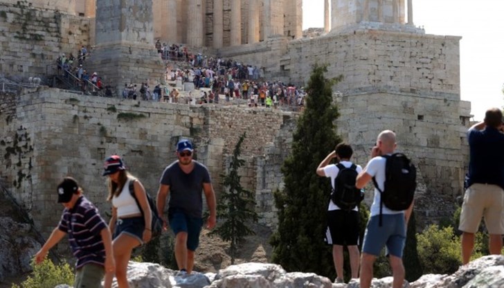 През ноември 2009 г. Атина разкри рязко покачване на своя държавен дълг, което доведе до финансова криза в еврозоната