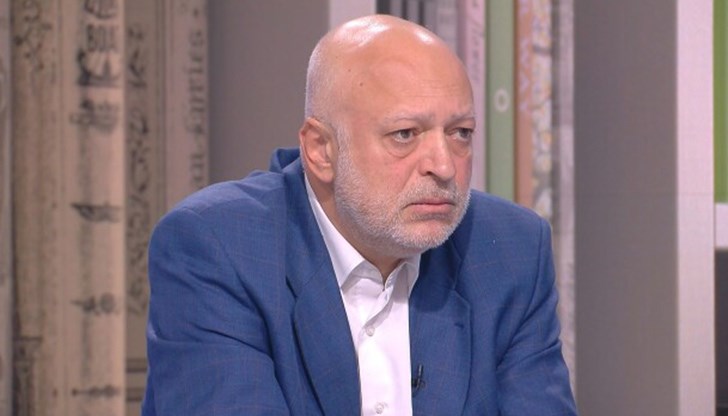 Според него за по-добро заплащане на културните дейци в България са нужни законови промени