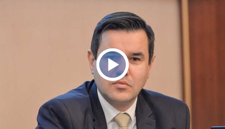 Служебният министър на икономиката отрече да е обвинявал Нинова в износ на оръжия за Украйна