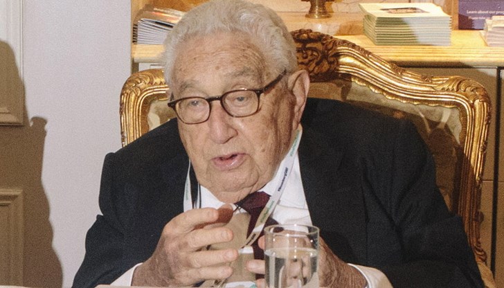 Светът е на път да изпадне в опасно неравновесие, казва бившият американски държавен секретар Светът е на път да изпадне в опасно неравновесие, казва бившият американски държавен секретар