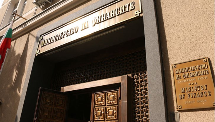 Очаква се годината да завърши с дефицит от над 6 милиарда лева Очаква се годината да завърши с дефицит от над 6 милиарда лева