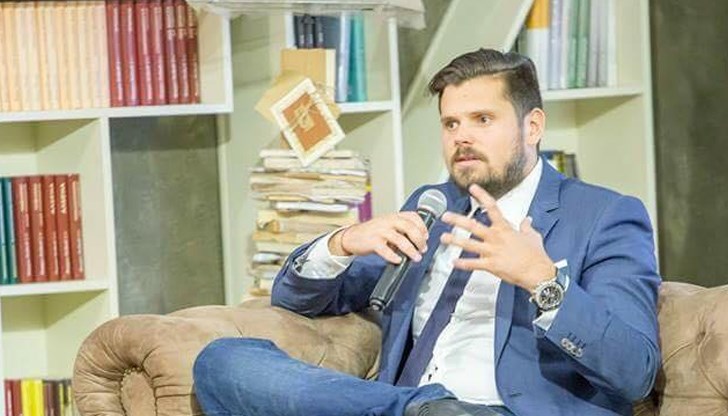 Измамен е ръста от 13,4% на заплатите, защото в по-голямата си част той е реализиран миналата година Измамен е ръста от 13,4% на заплатите, защото в по-голямата си част той е реализиран миналата година