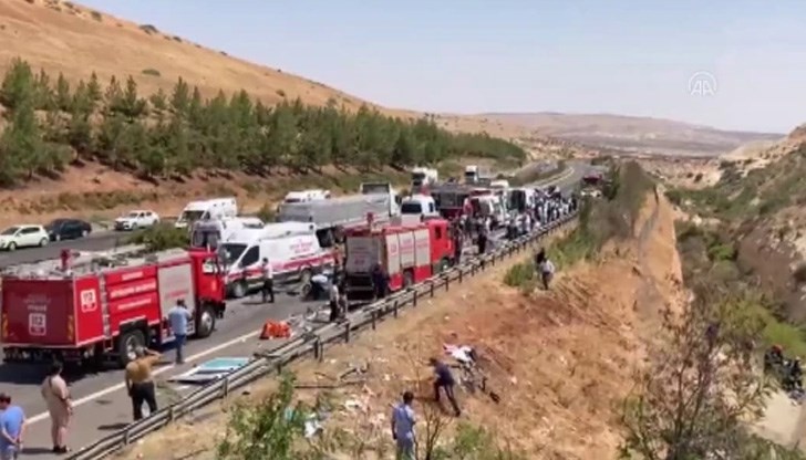 Тежка катастрофа с много убити и ранени