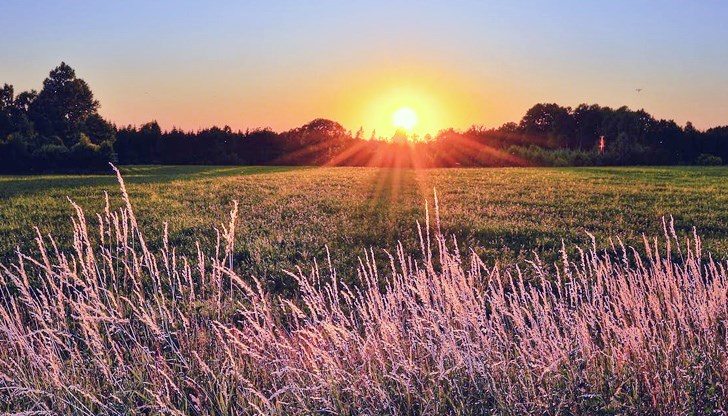 Днес над по-голямата част от страната ще е предимно слънчево Днес над по-голямата част от страната ще е предимно слънчево