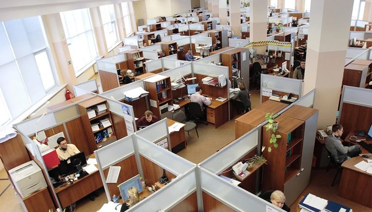 Равнопоставени ли са пред закона? Равнопоставени ли са пред закона?