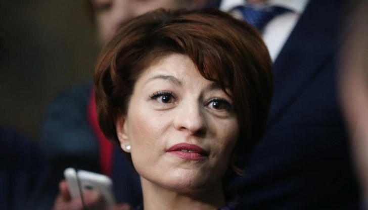 Десислава Атанасова се "разкудкудякала" за проблемите на града, който ГЕРБ погреба през последните 10 години