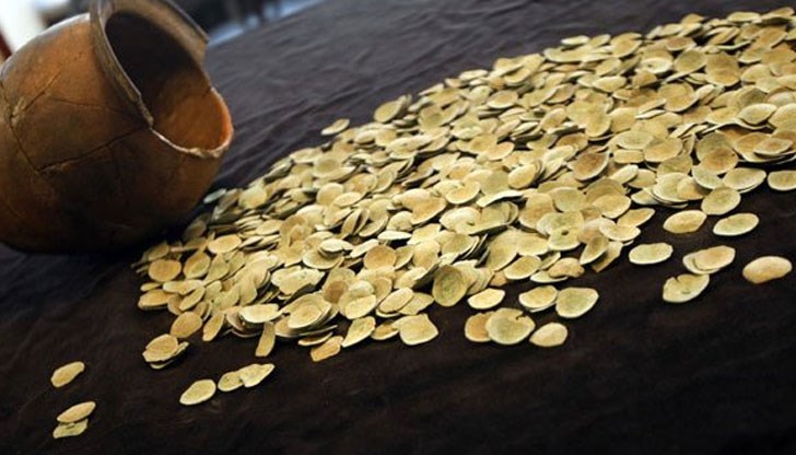 Близо 30 000 души копаят нелегално в търсене на старинни предмети