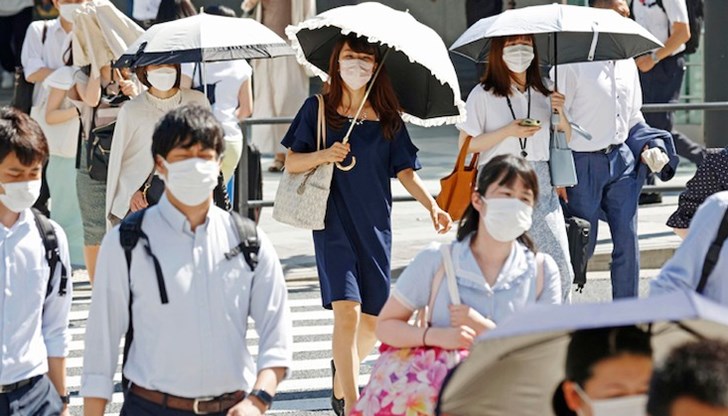 Държави по целия свят се борят с необичайно високи температури през последните седмици