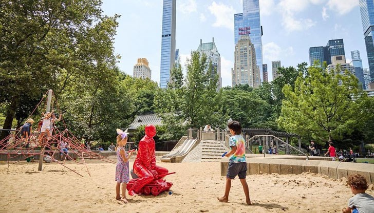 Тя е дело на скулптора Джеймс Коломния