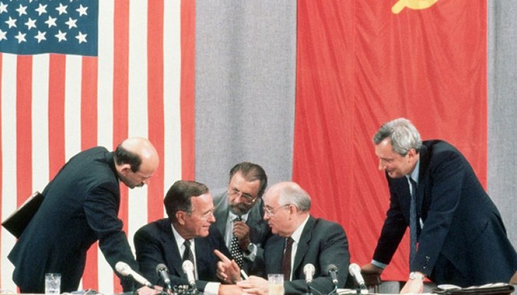 Михаил Горбачов беше на власт в Съветския съюз почти седемте години Михаил Горбачов беше на власт в Съветския съюз почти седемте години